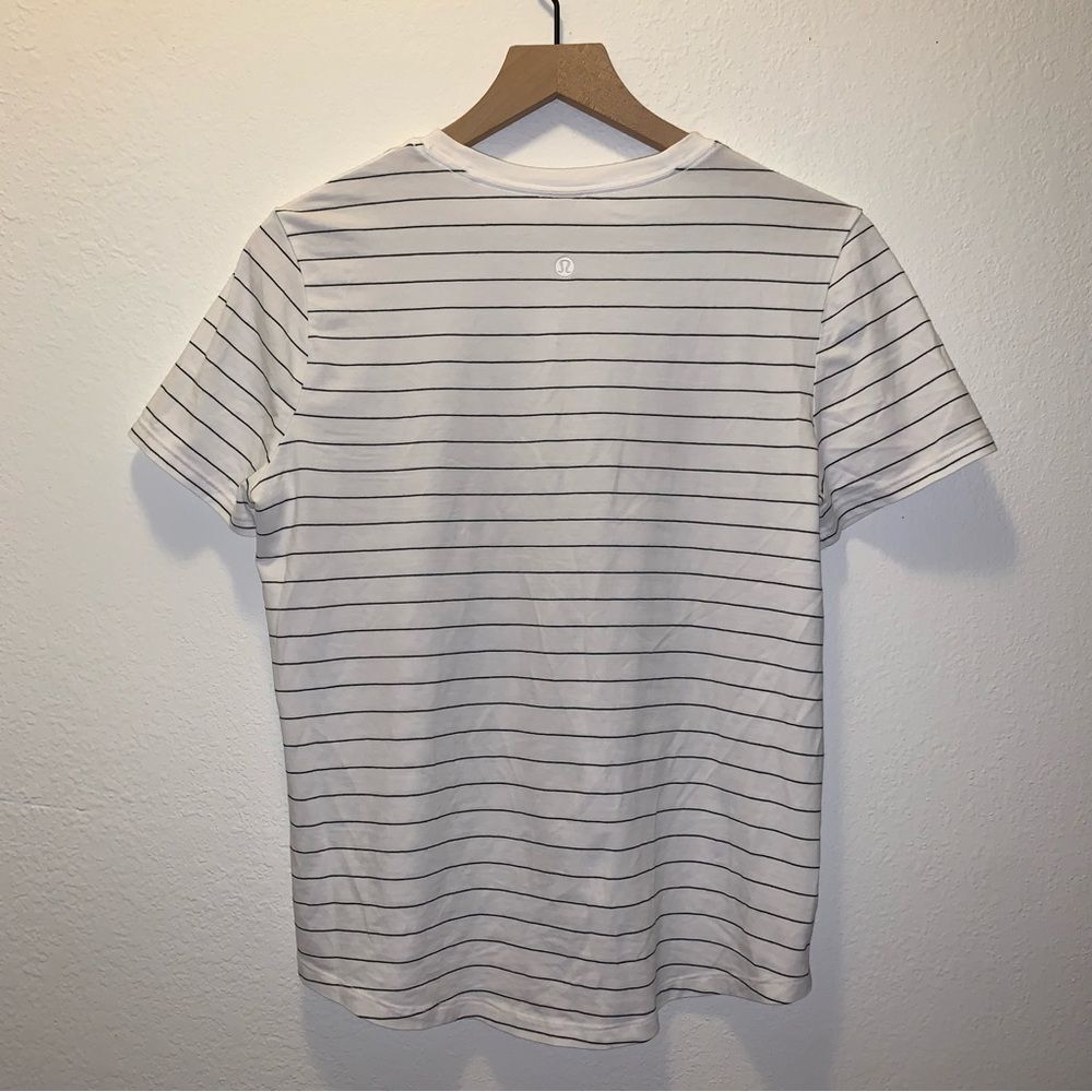 Lululemon Love Crewneck Curved Hem Striped T Shirt size 6 - Picture 5 of 7